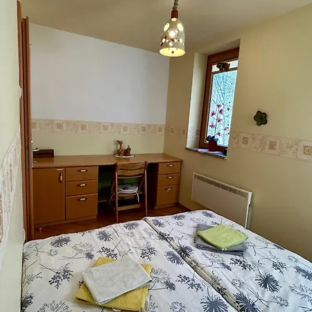 Crystal Rose Apartment *