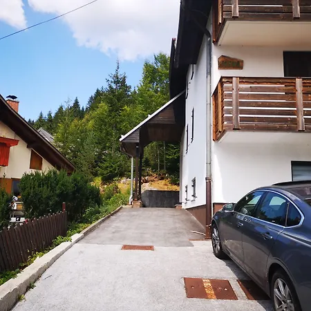 Crystal Rose 아파트 *