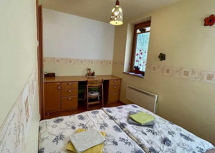 Crystal Rose Apartment *