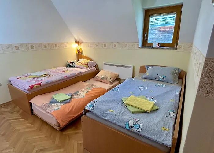 Crystal Rose Apartment *